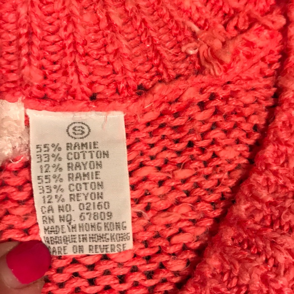 2 sweaters - Picture 3 of 10